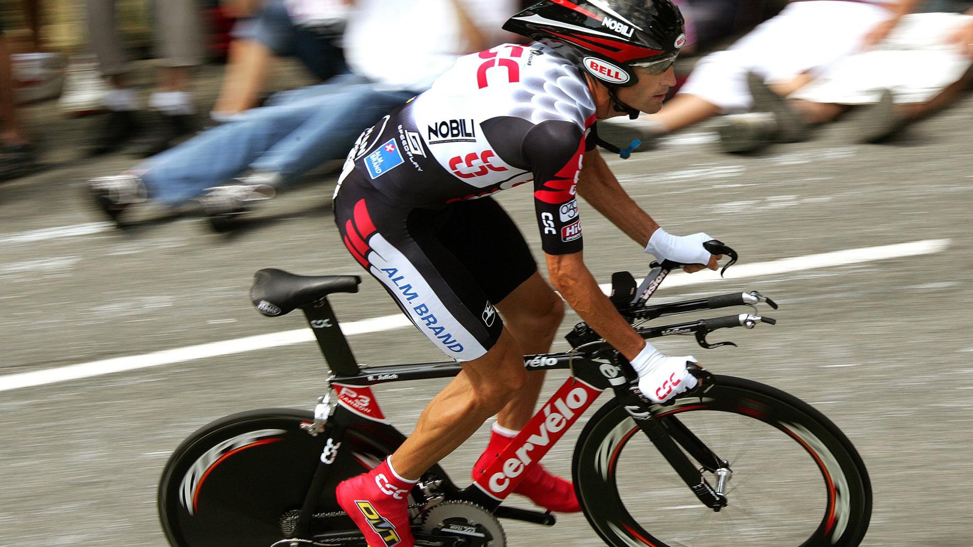 巴尔：全黑队中场的“战术大师”，出色的防守与组织能力兼备